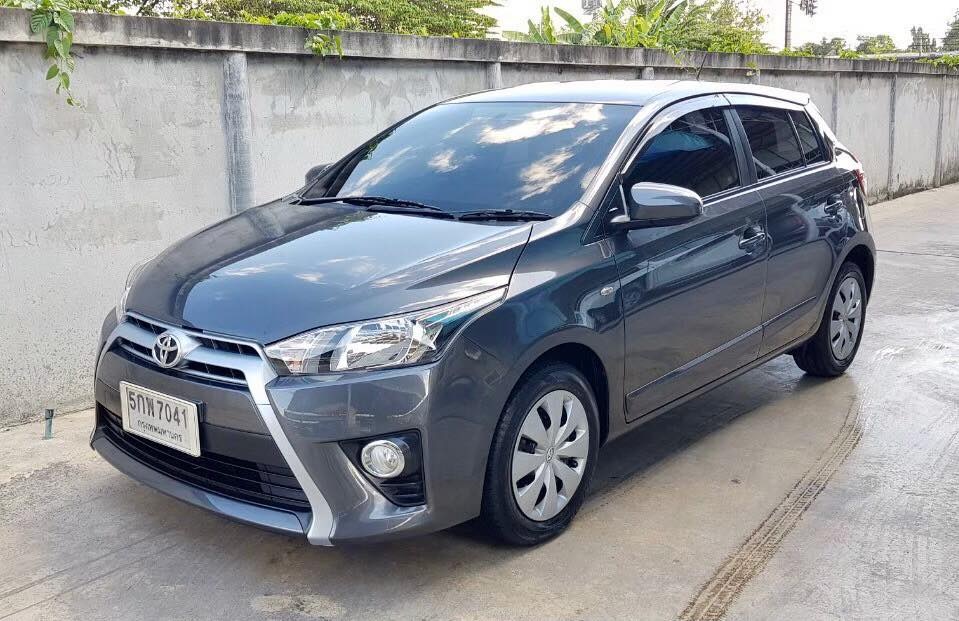 Toyota Yaris ปี 2016 สีเทา