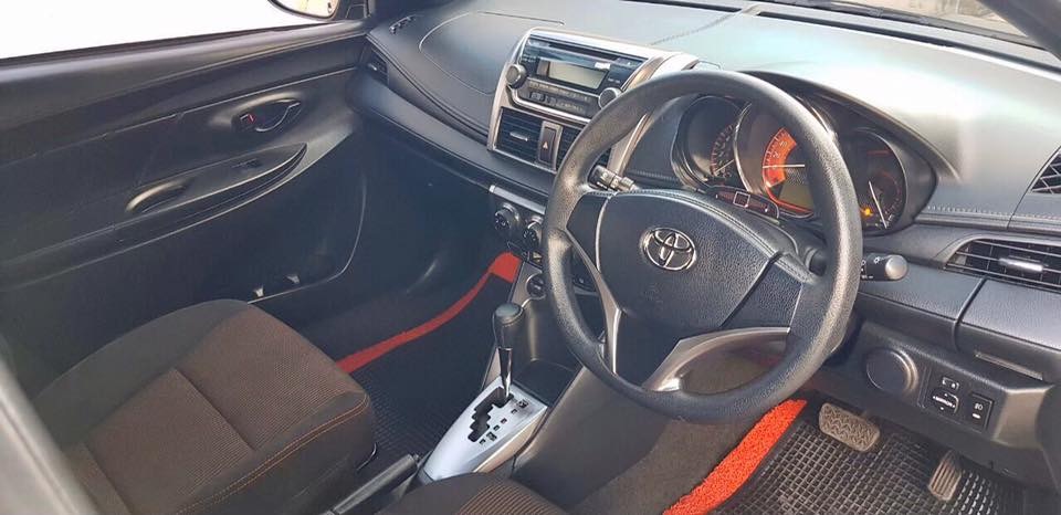 Toyota Yaris ปี 2016 สีเทา