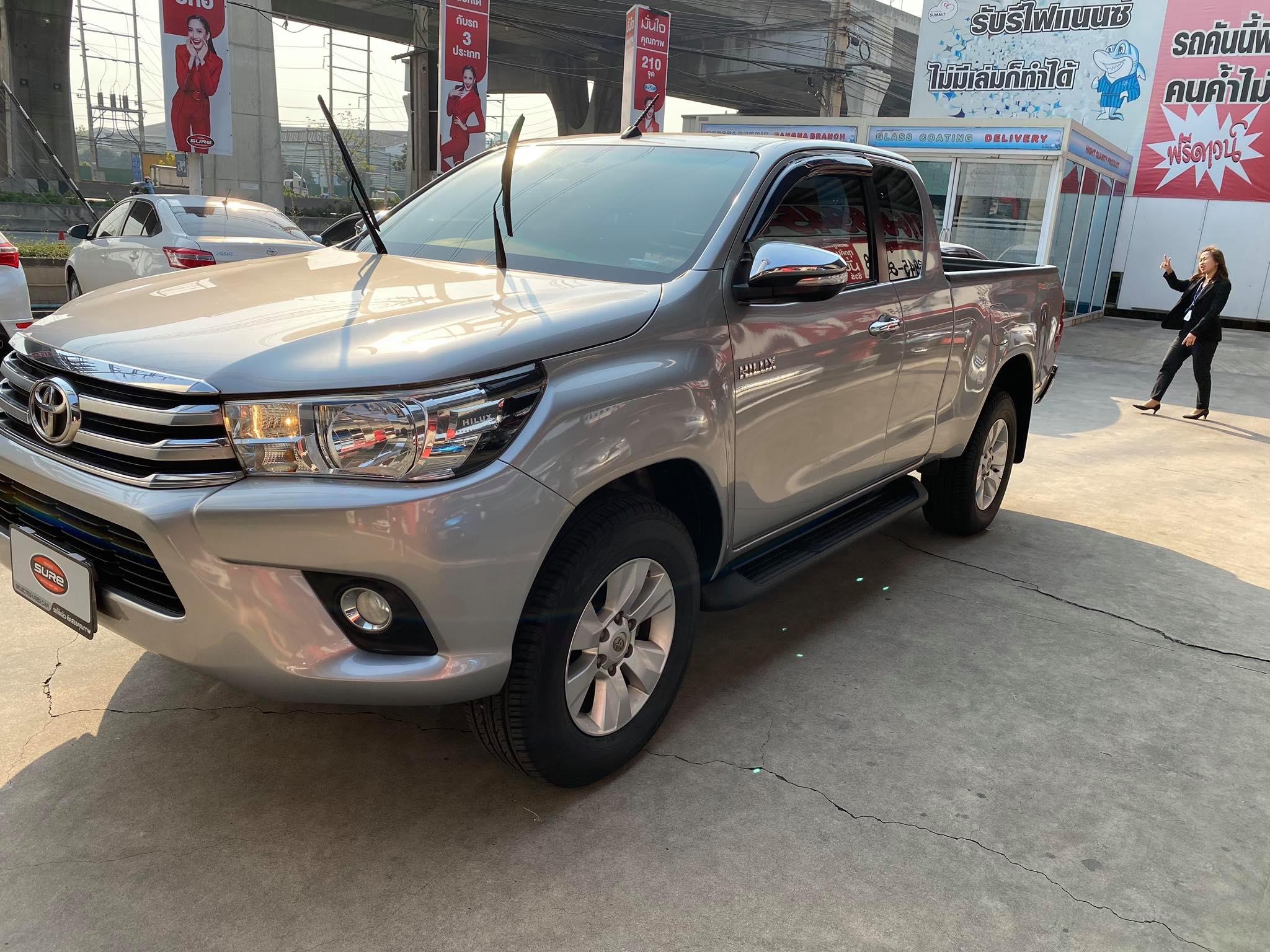 Toyota Hilux Revo Prerunner (Cab) ปี 2015 สีเงิน (รูปที่ 2)