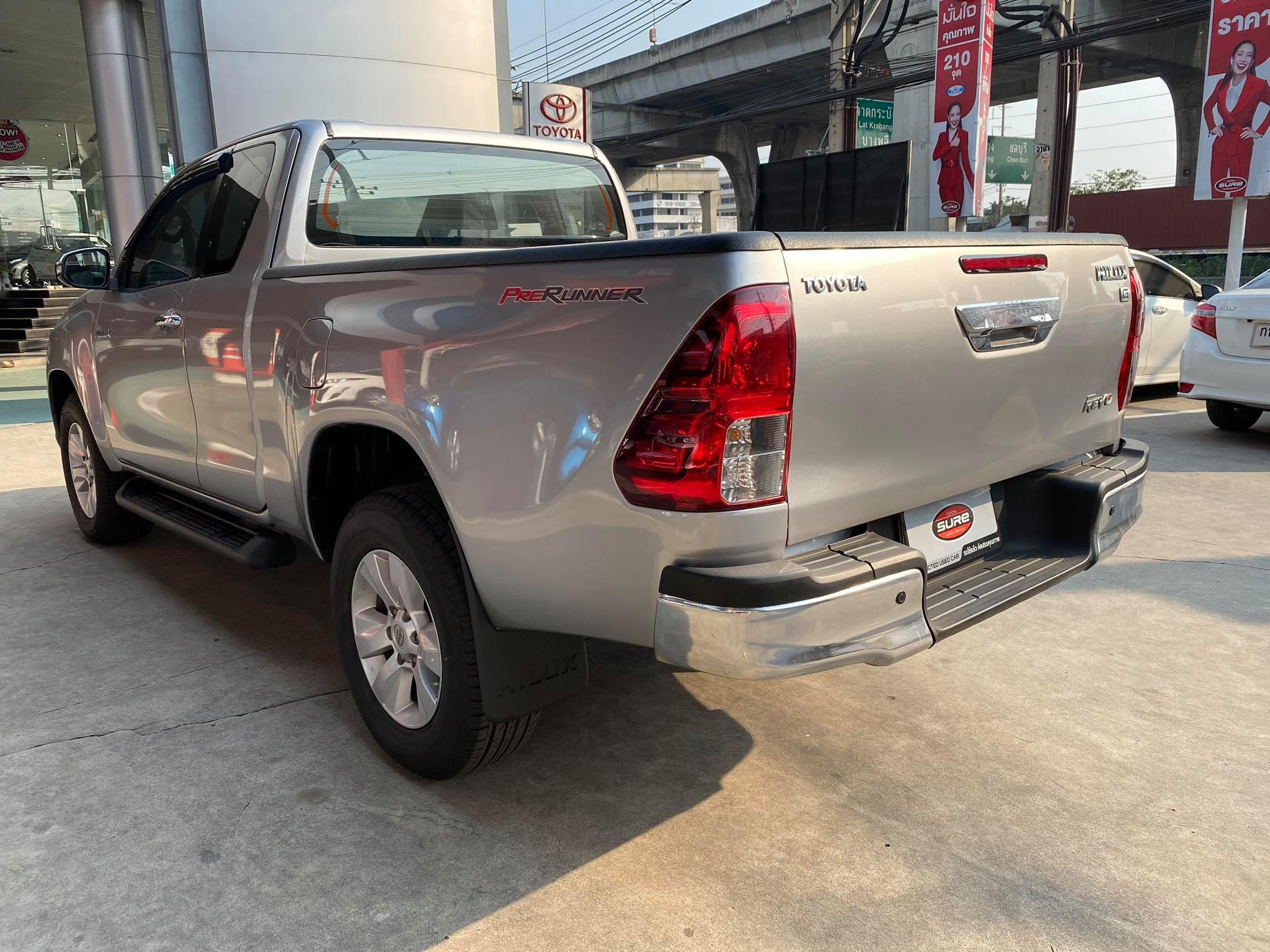 Toyota Hilux Revo Prerunner (Cab) ปี 2015 สีเงิน (รูปที่ 4)