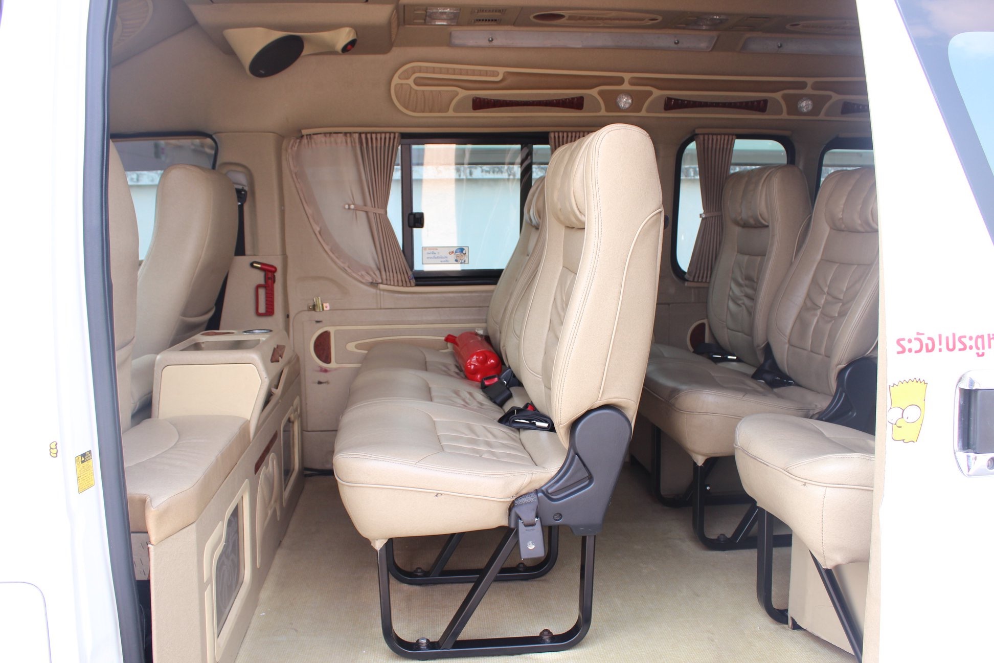Toyota HiAce Commuter ปี 2011 สีขาว (รูปที่ 3)