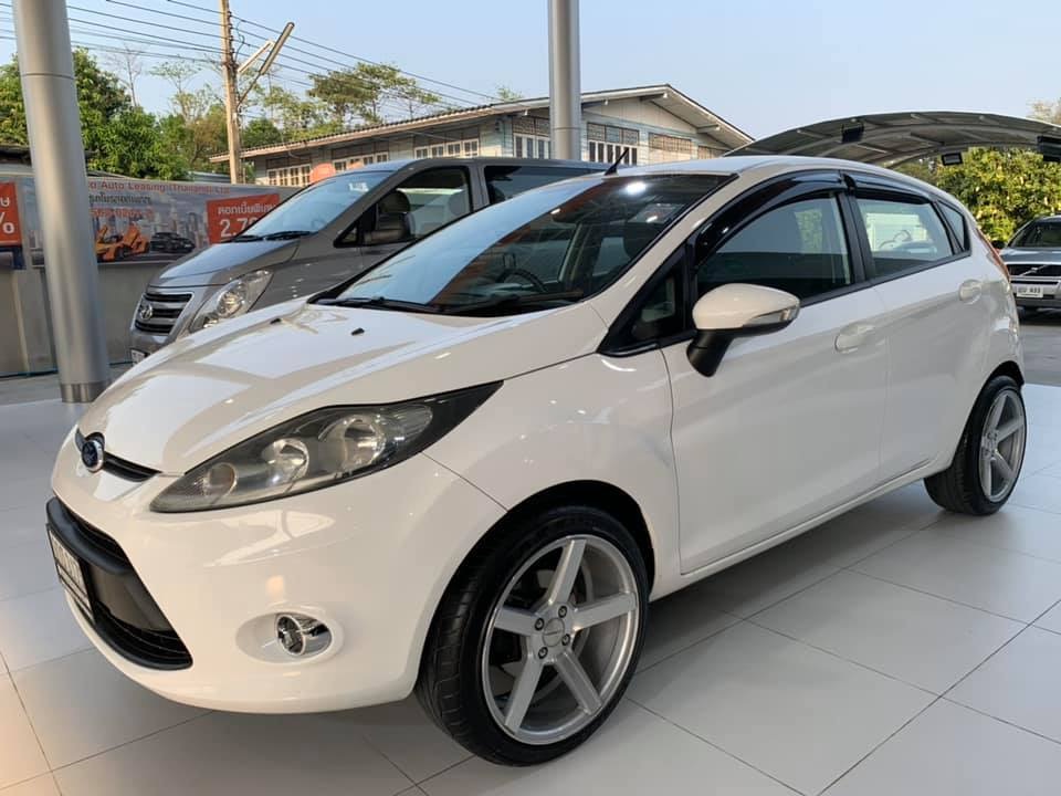 Ford Fiesta ปี 2012 สีขาว