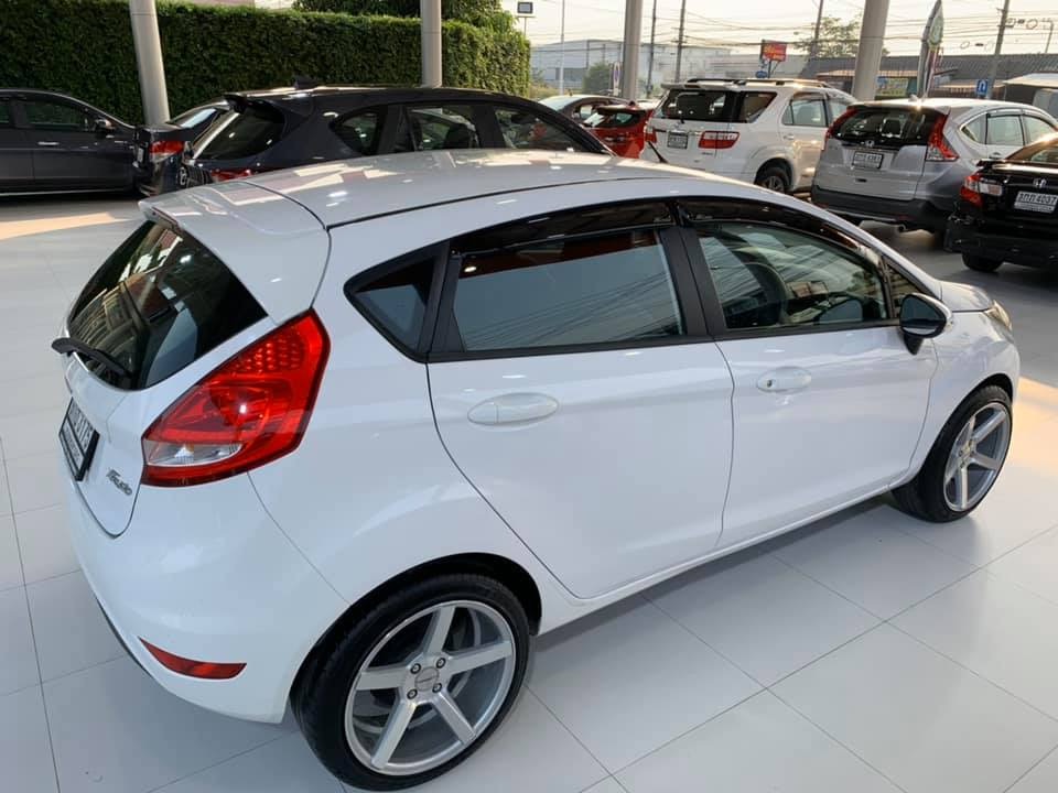 Ford Fiesta ปี 2012 สีขาว (รูปที่ 3)