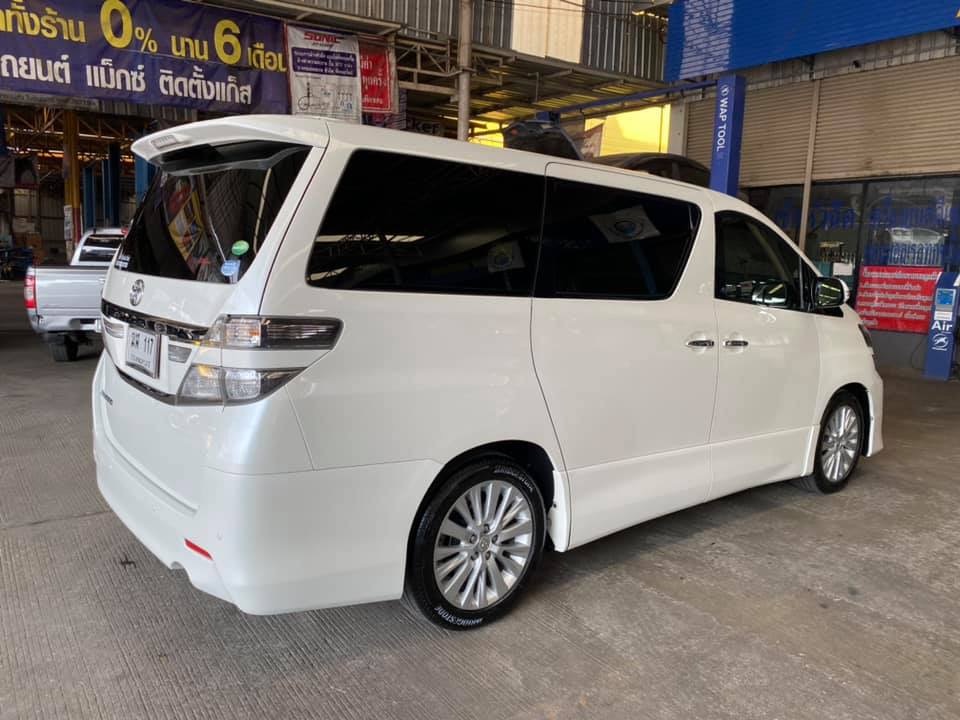 Toyota Vellfire ปี 2015 สีขาว