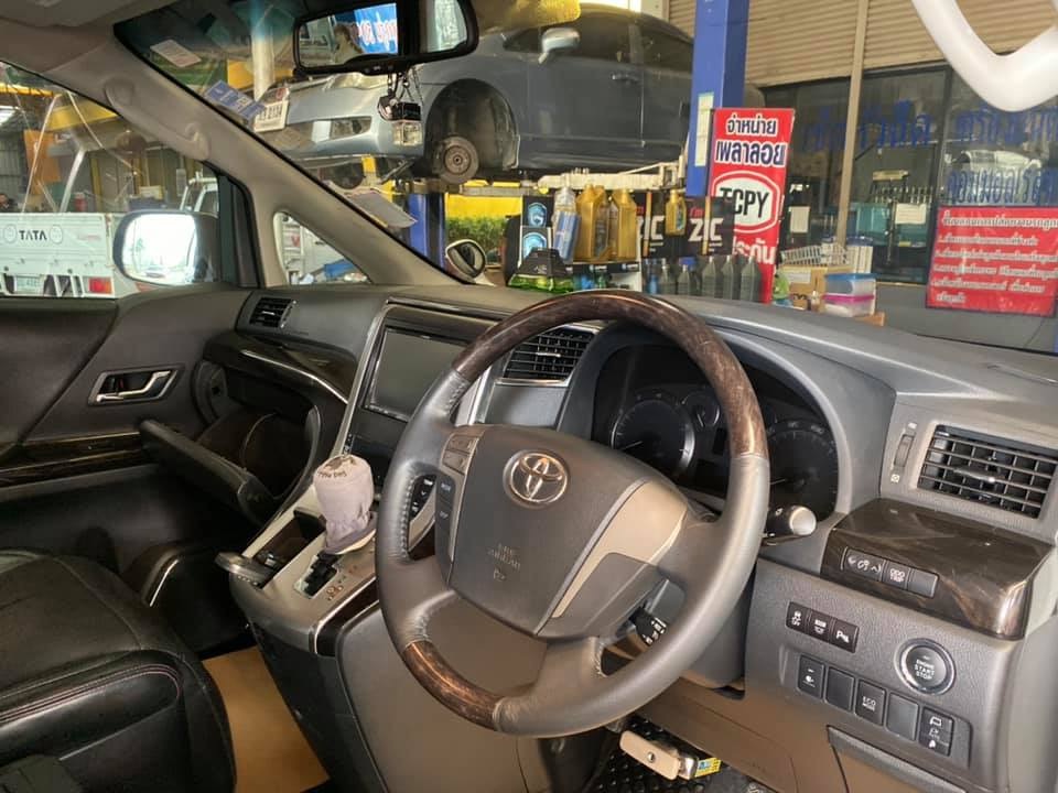 Toyota Vellfire ปี 2015 สีขาว (รูปที่ 11)