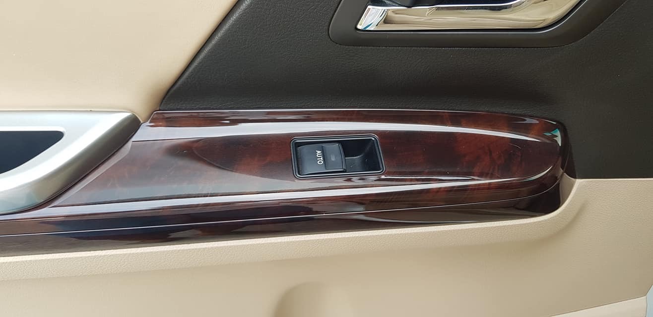 Toyota Vellfire ปี 2012 สีขาว (รูปที่ 18)