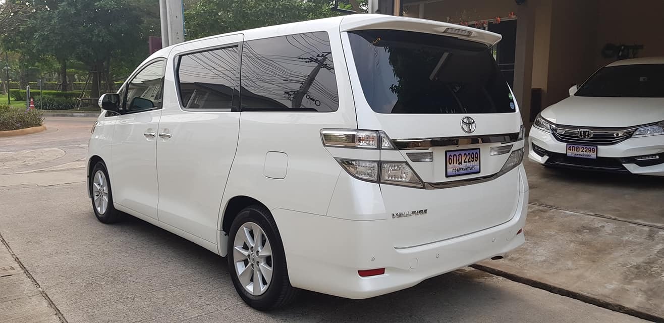 Toyota Vellfire ปี 2012 สีขาว