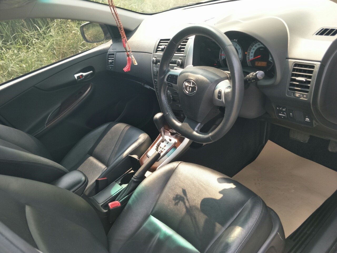 Toyota Corolla Altis ปี 2011 สีขาว (รูปที่ 11)