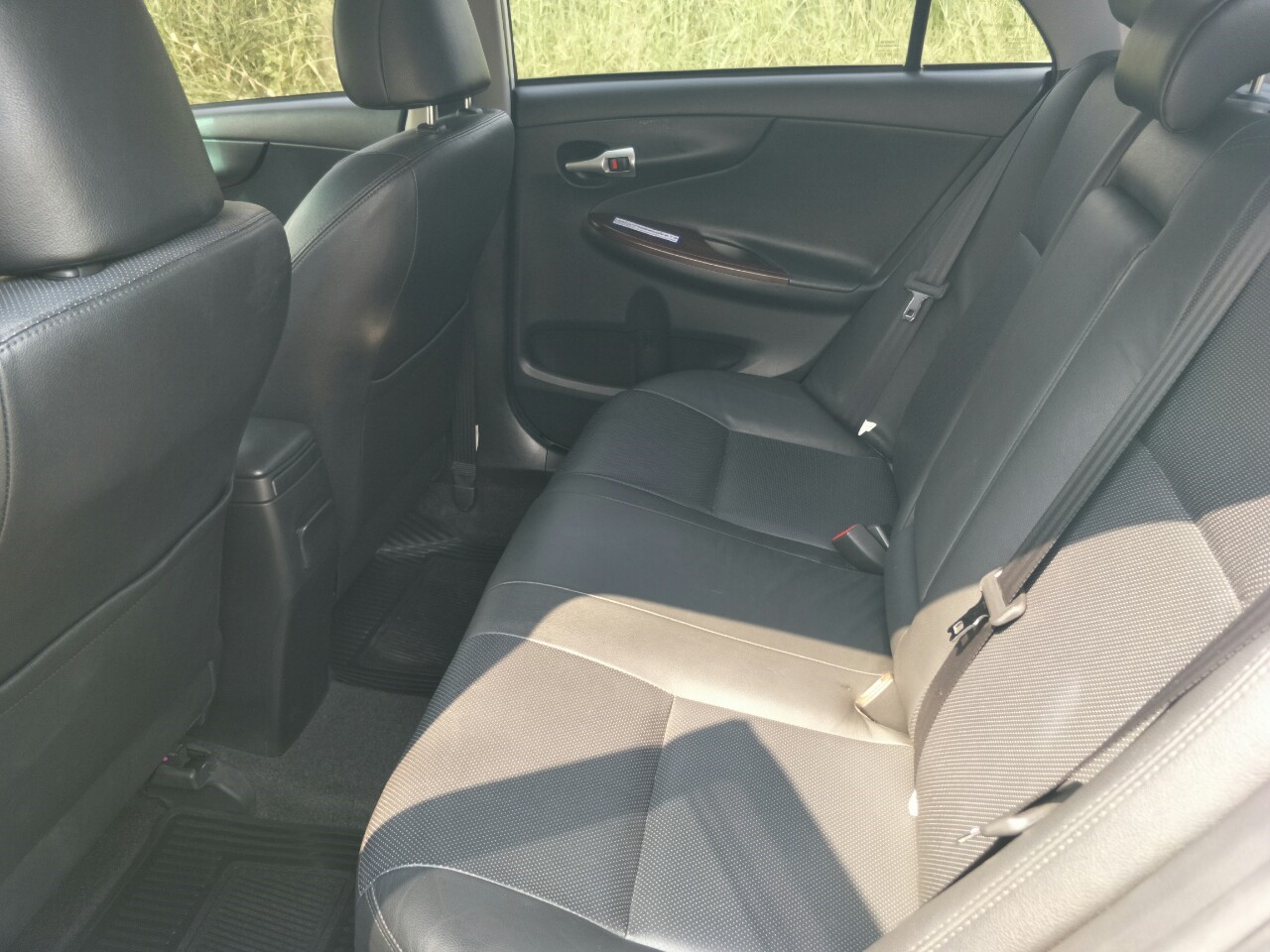 Toyota Corolla Altis ปี 2011 สีขาว (รูปที่ 13)