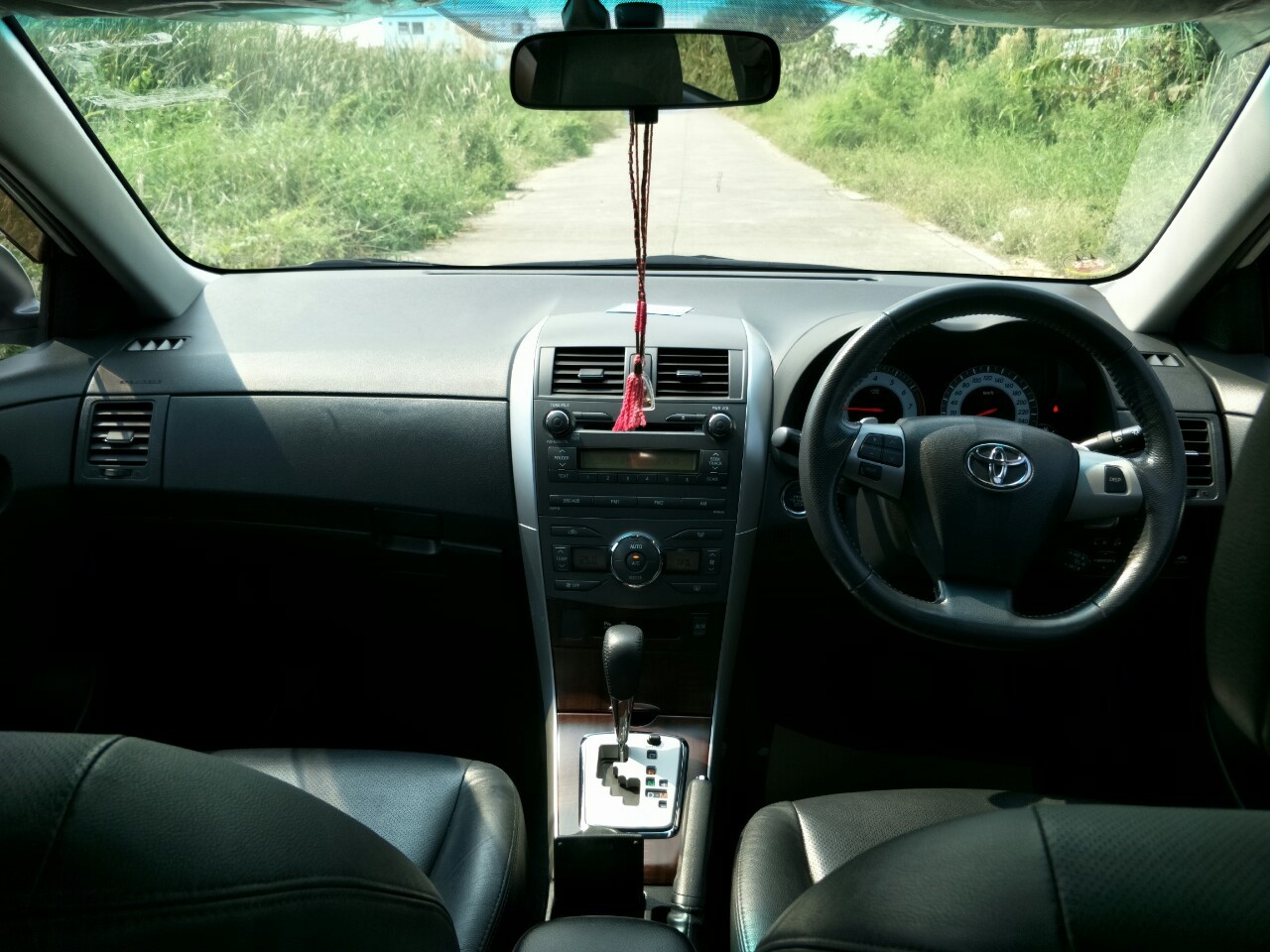 Toyota Corolla Altis ปี 2011 สีขาว (รูปที่ 10)