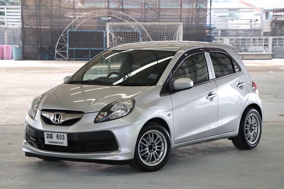 Honda Brio ปี 2012 สีเงิน
