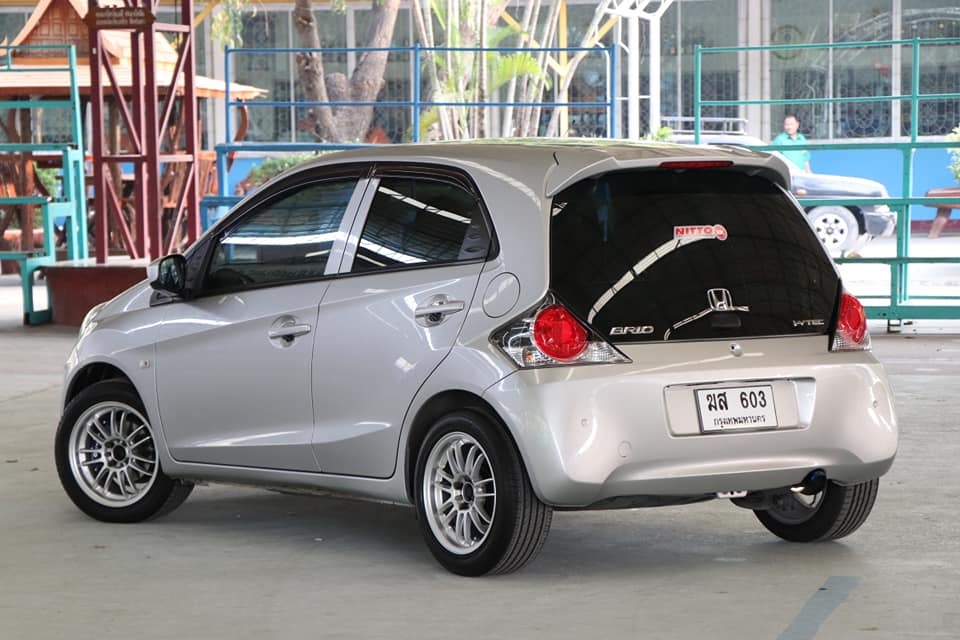 Honda Brio ปี 2012 สีเงิน (รูปที่ 3)
