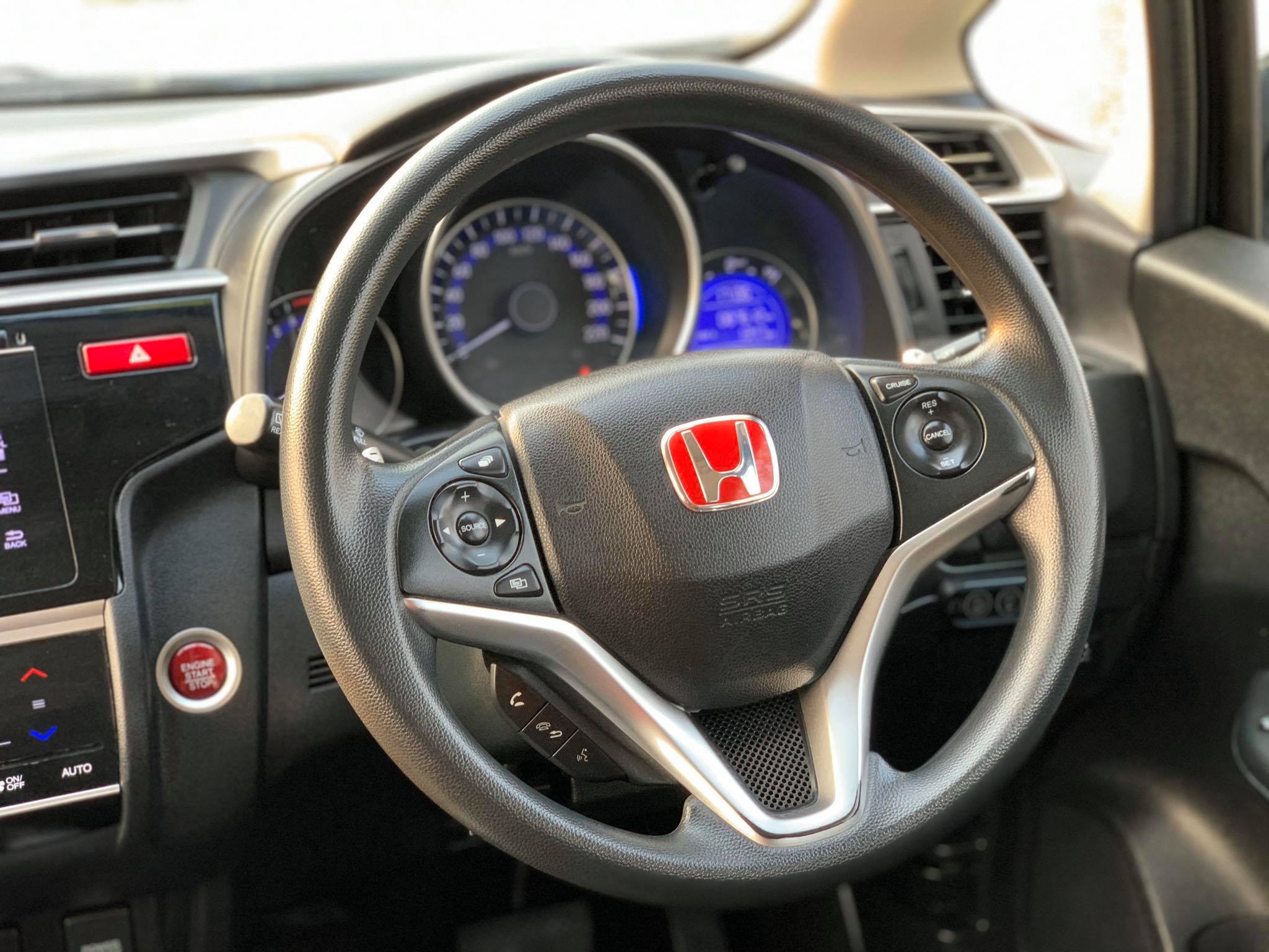 Honda Jazz GK ปี 2016 สีดำ (รูปที่ 5)