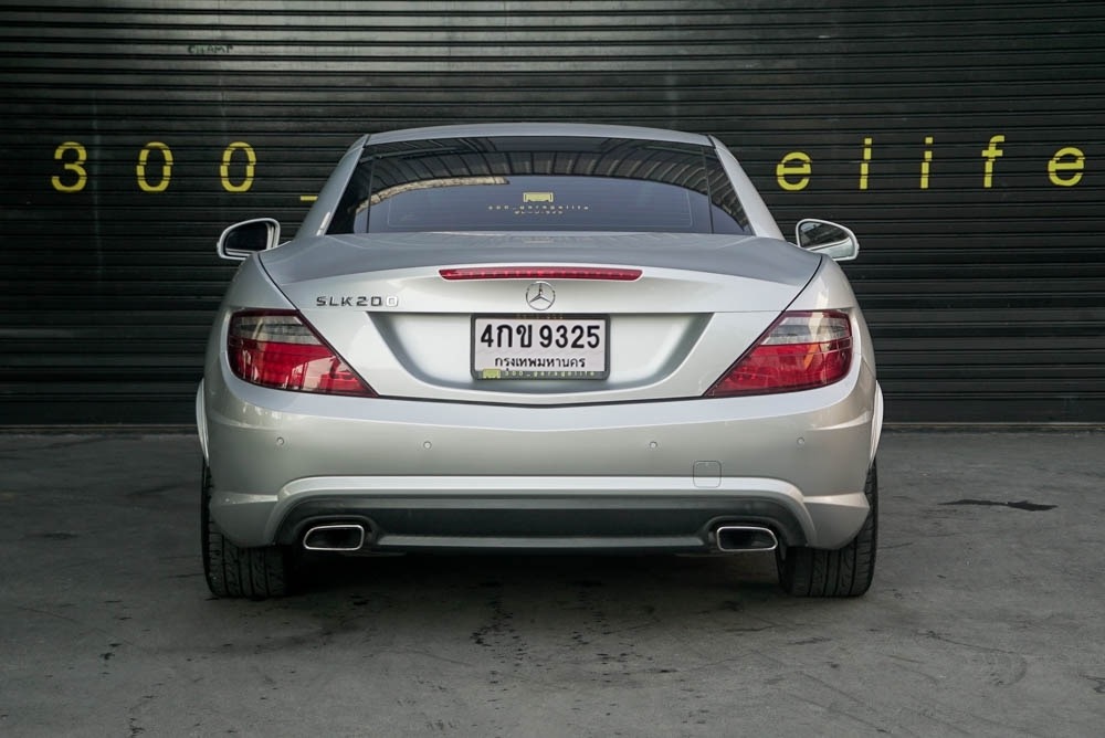 Mercedes-Benz SLK-Class R172 SLK200 ปี 2011 สีเงิน (รูปที่ 8)