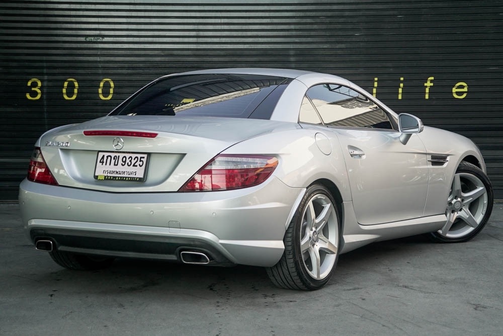 Mercedes-Benz SLK-Class R172 SLK200 ปี 2011 สีเงิน (รูปที่ 6)