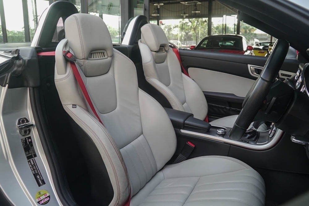 Mercedes-Benz SLK-Class R172 SLK200 ปี 2011 สีเงิน (รูปที่ 14)
