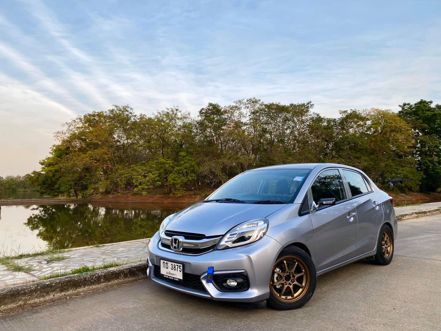 Honda Brio Amaze ปี 2017 สีเงิน (รูปที่ 2)
