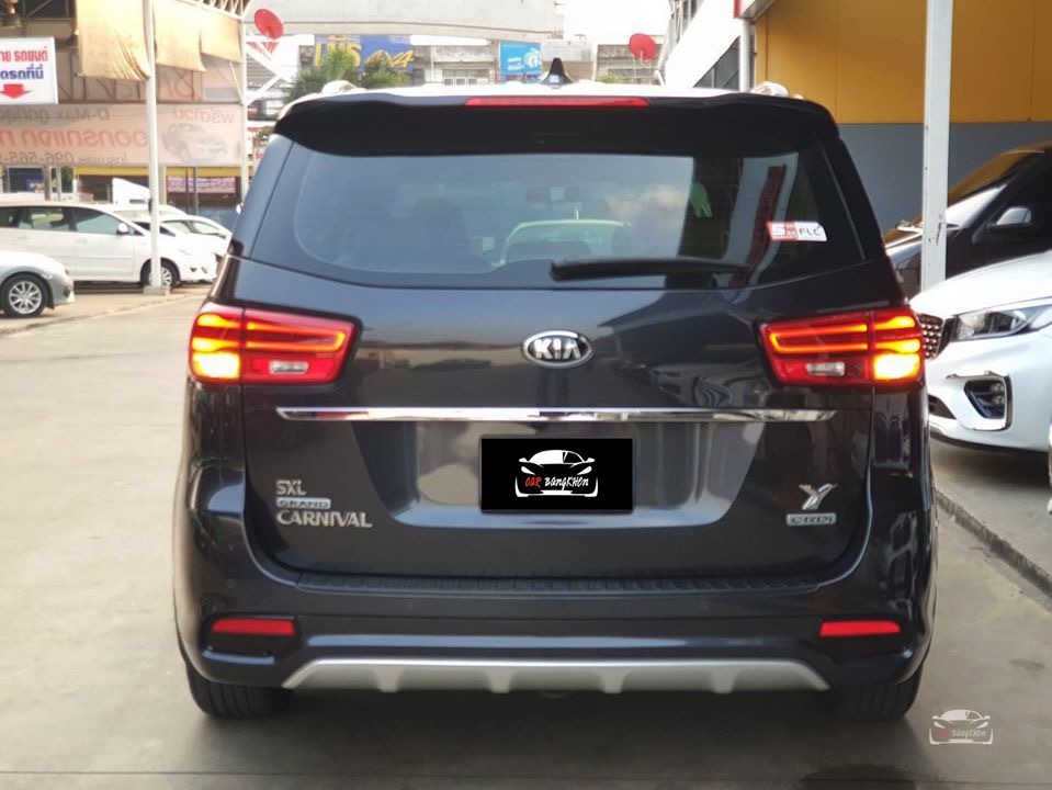 Kia Grand Carnival ปี 2018 สีเทา (รูปที่ 4)