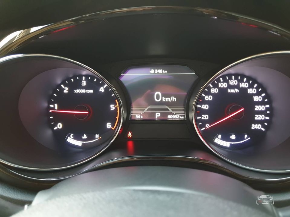 Kia Grand Carnival ปี 2018 สีเทา (รูปที่ 7)