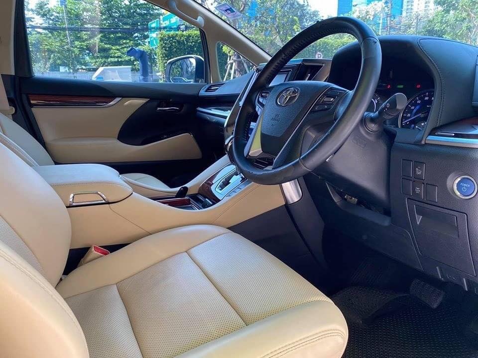 Toyota Vellfire ปี 2017 สีขาว (รูปที่ 4)
