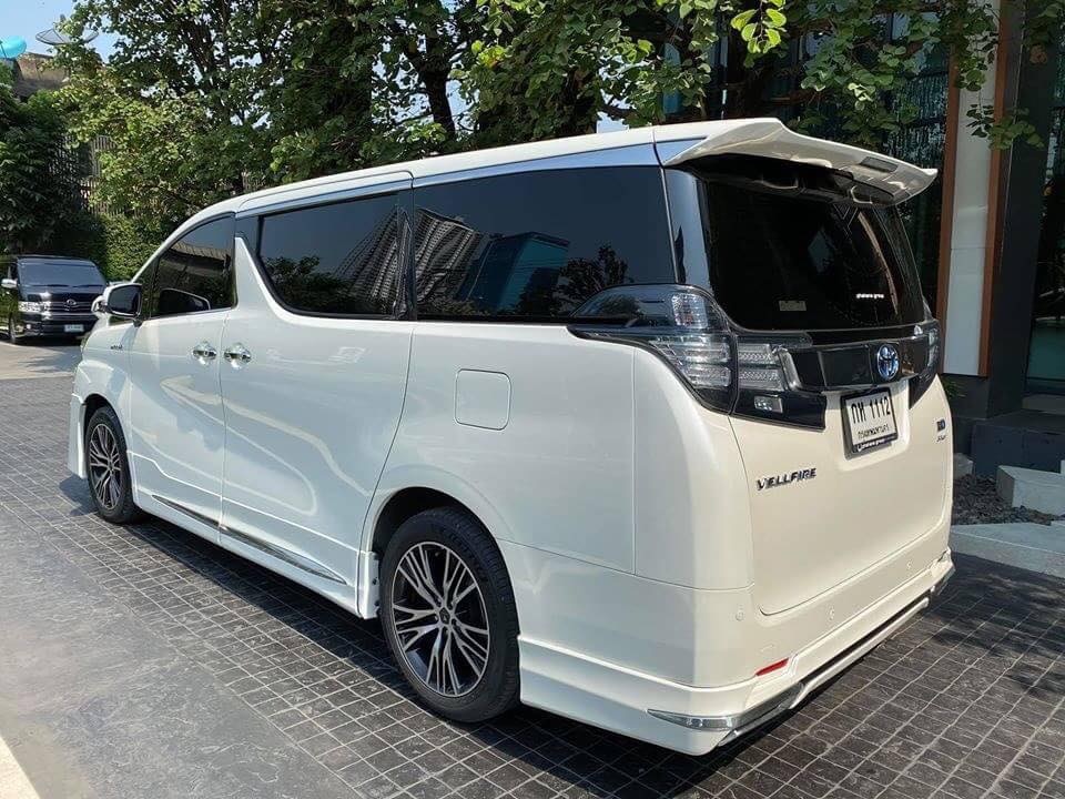 Toyota Vellfire ปี 2017 สีขาว