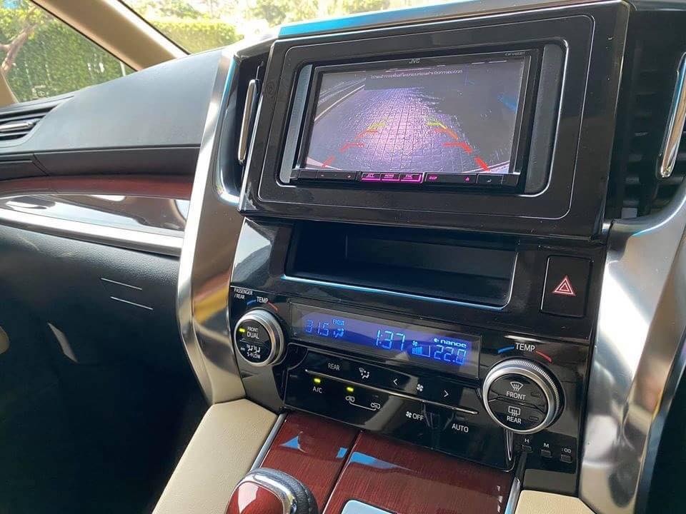 Toyota Vellfire ปี 2017 สีขาว (รูปที่ 6)