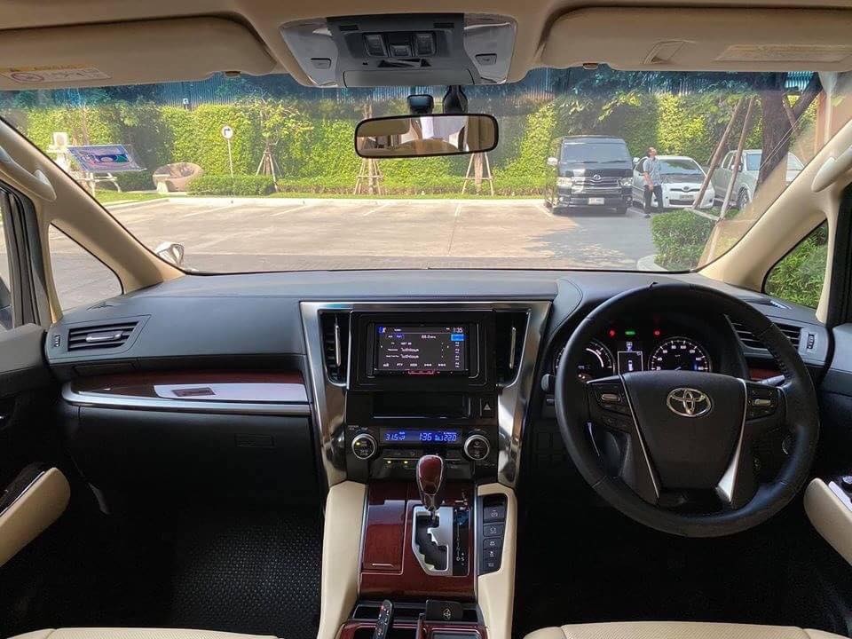 Toyota Vellfire ปี 2017 สีขาว (รูปที่ 5)