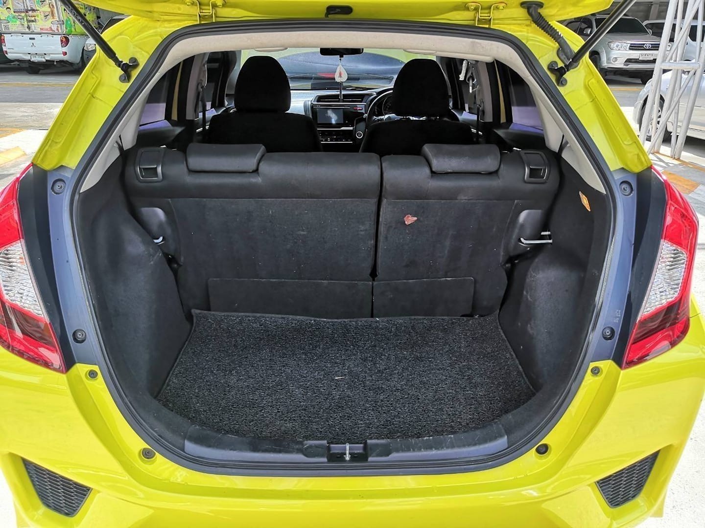 Honda Jazz GK ปี 2014 สีเหลือง (รูปที่ 7)