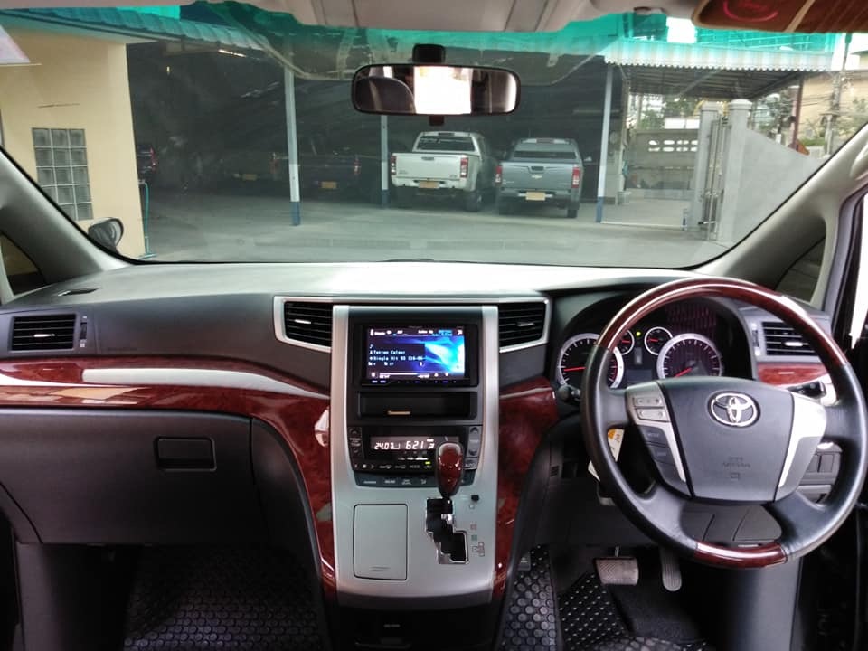 Toyota Vellfire ปี 2010 สีดำ (รูปที่ 8)