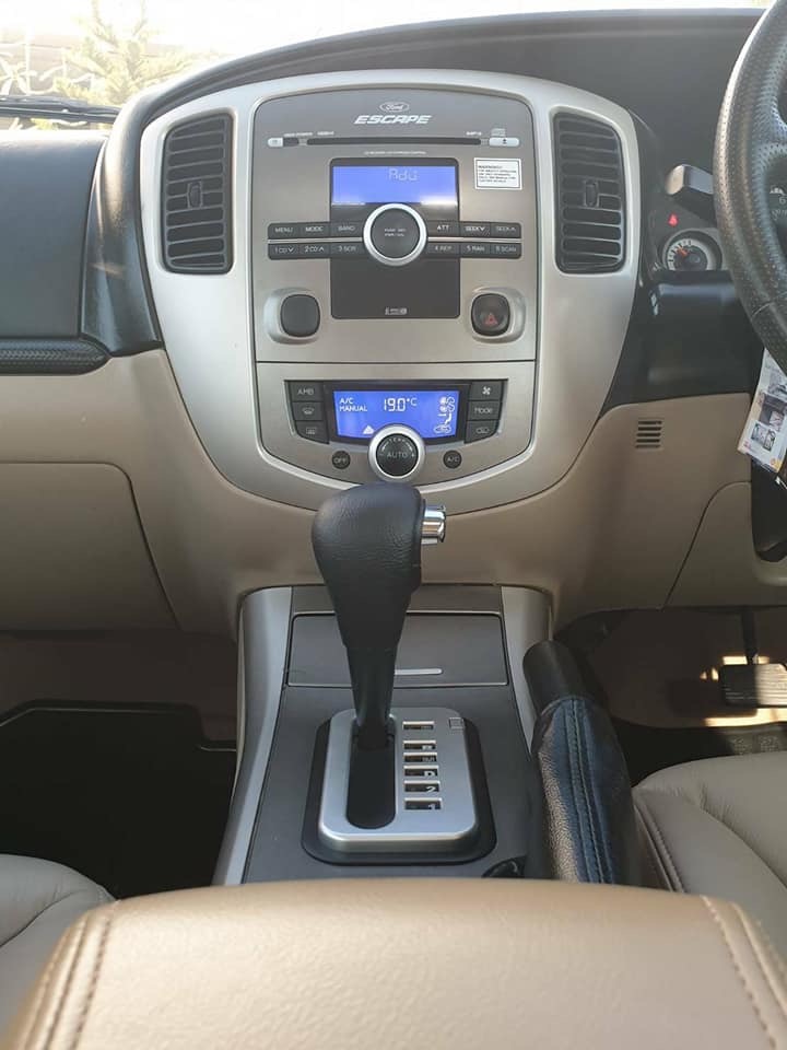 Ford Escape ปี 2014 สีขาว (รูปที่ 6)