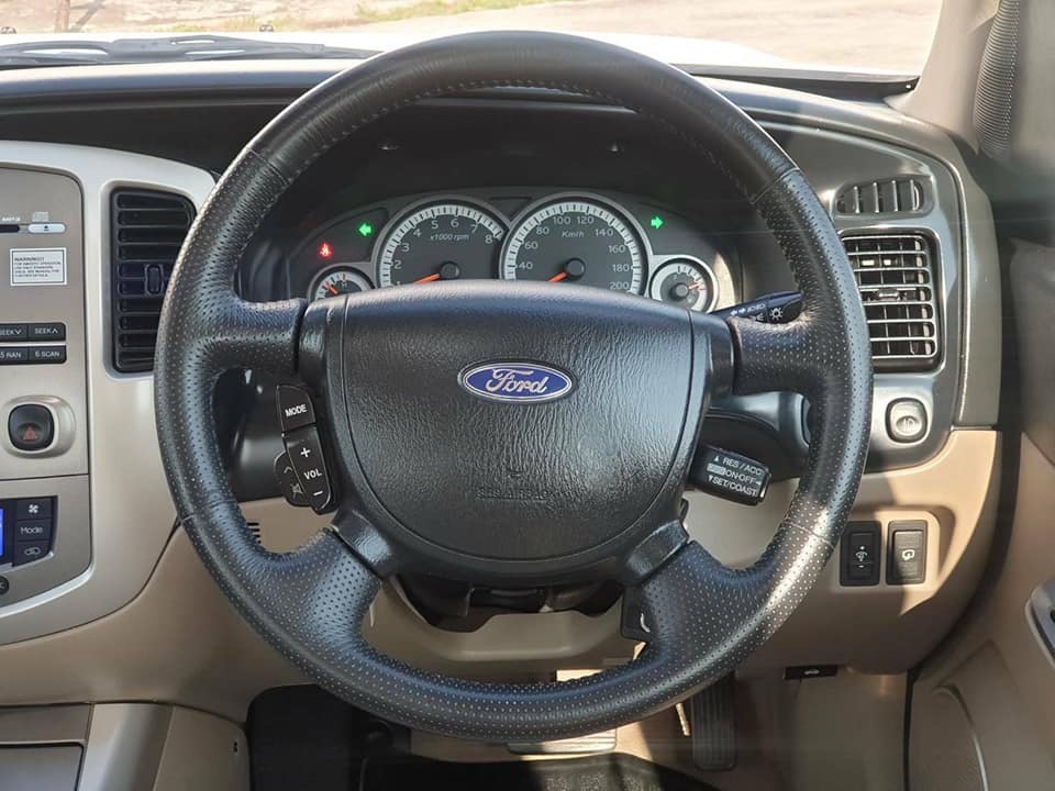 Ford Escape ปี 2014 สีขาว (รูปที่ 5)