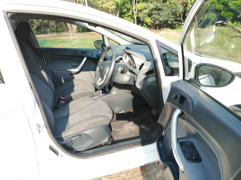Ford Fiesta ปี 2012 สีขาว (รูปที่ 13)