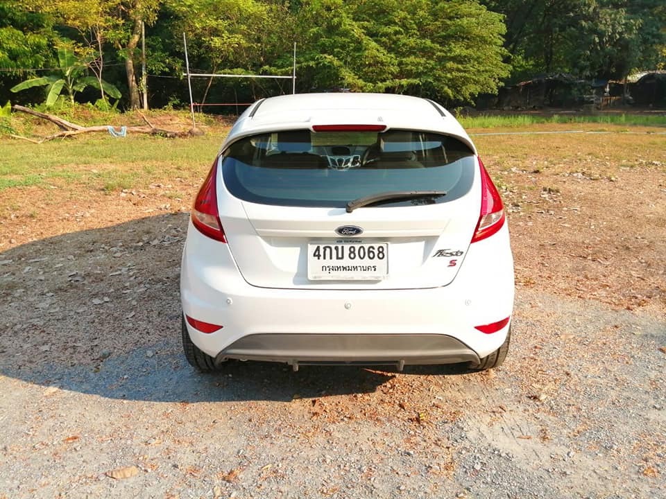 Ford Fiesta ปี 2012 สีขาว (รูปที่ 6)