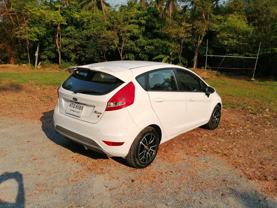Ford Fiesta ปี 2012 สีขาว (รูปที่ 9)