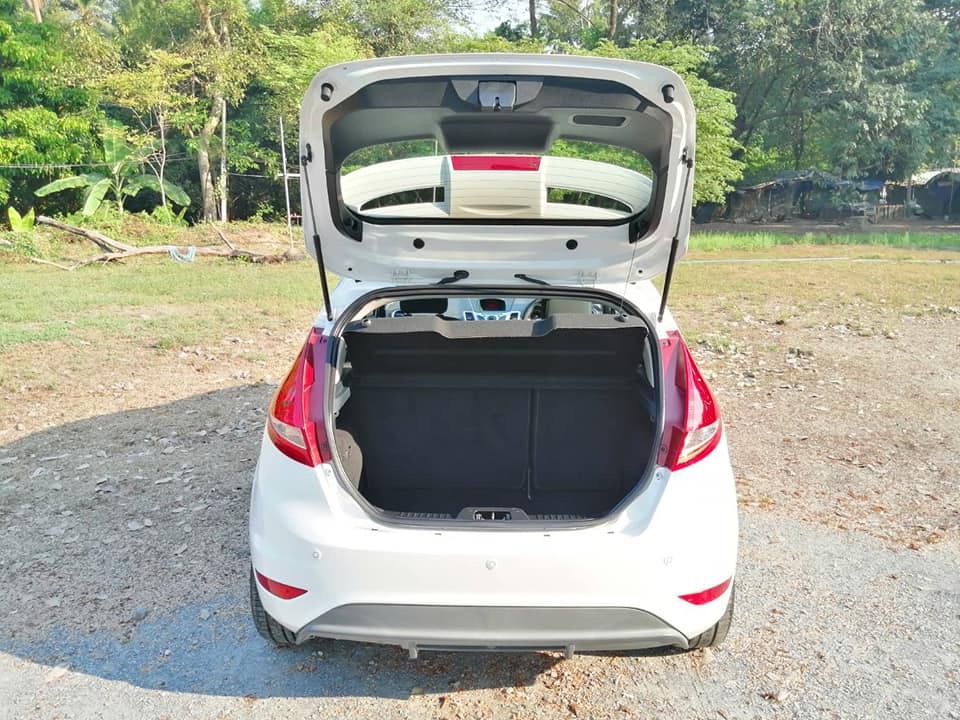 Ford Fiesta ปี 2012 สีขาว (รูปที่ 7)