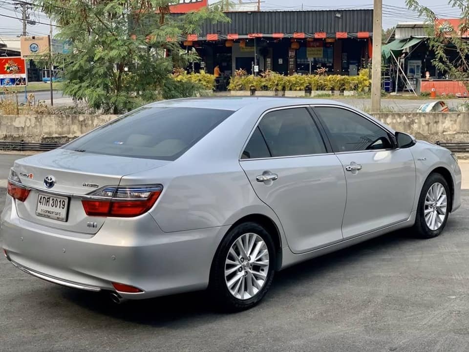 Toyota Camry ไมเนอร์เชนจ์ ปี 2016 สีเงิน (รูปที่ 8)