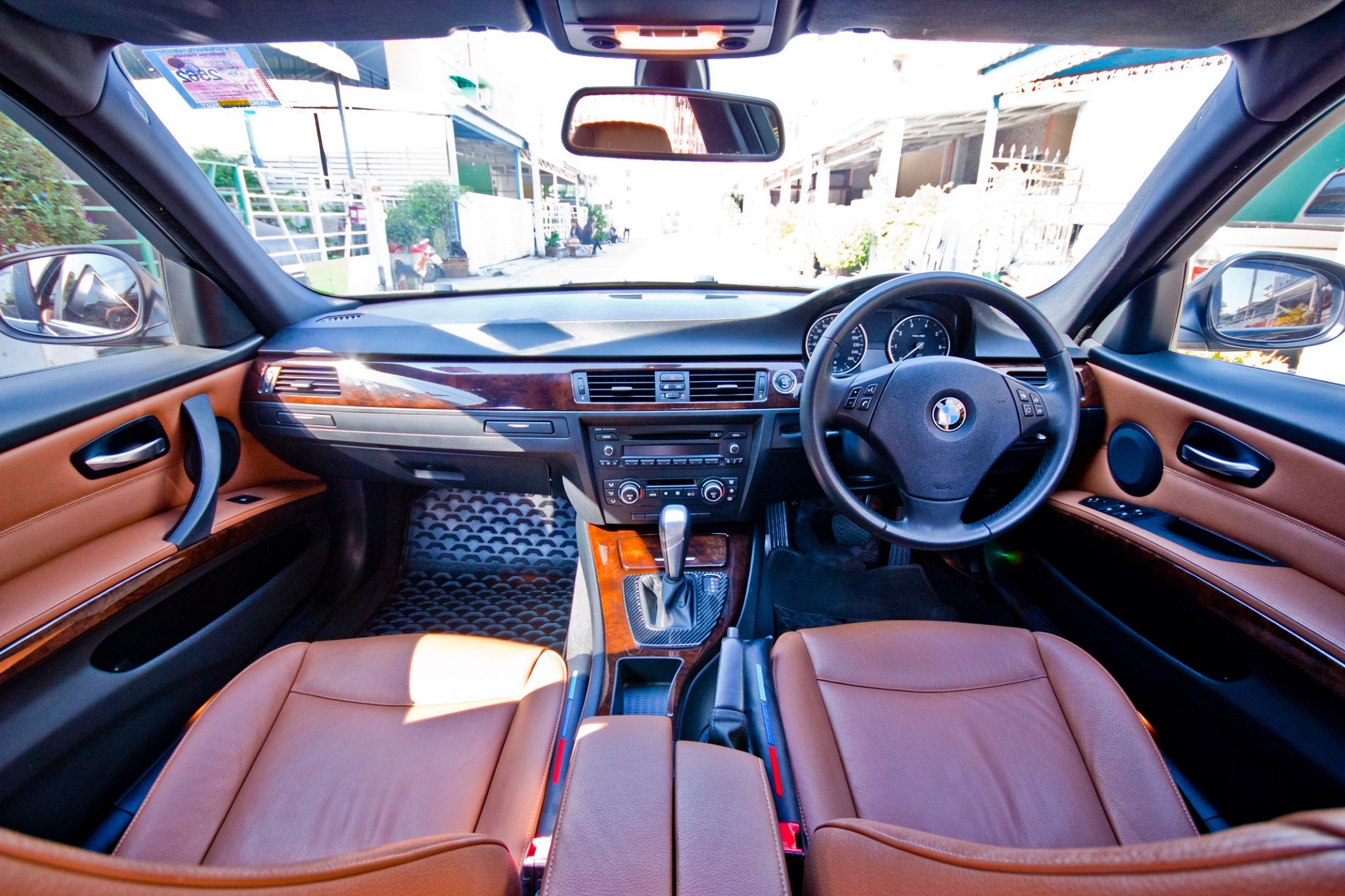 BMW 3 Series E90 318i ปี 2010 สีดำ (รูปที่ 10)