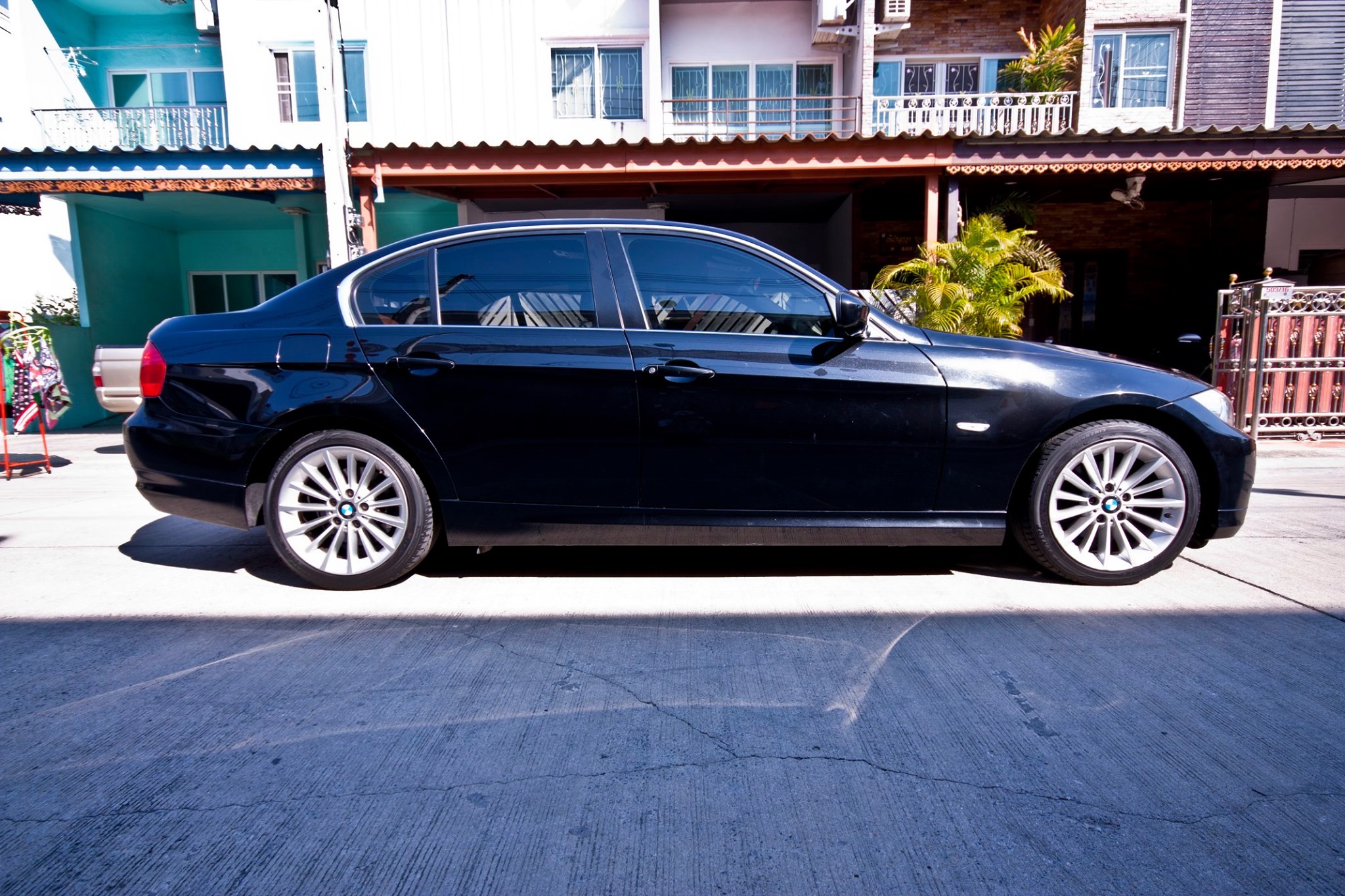 BMW 3 Series E90 318i ปี 2010 สีดำ (รูปที่ 8)