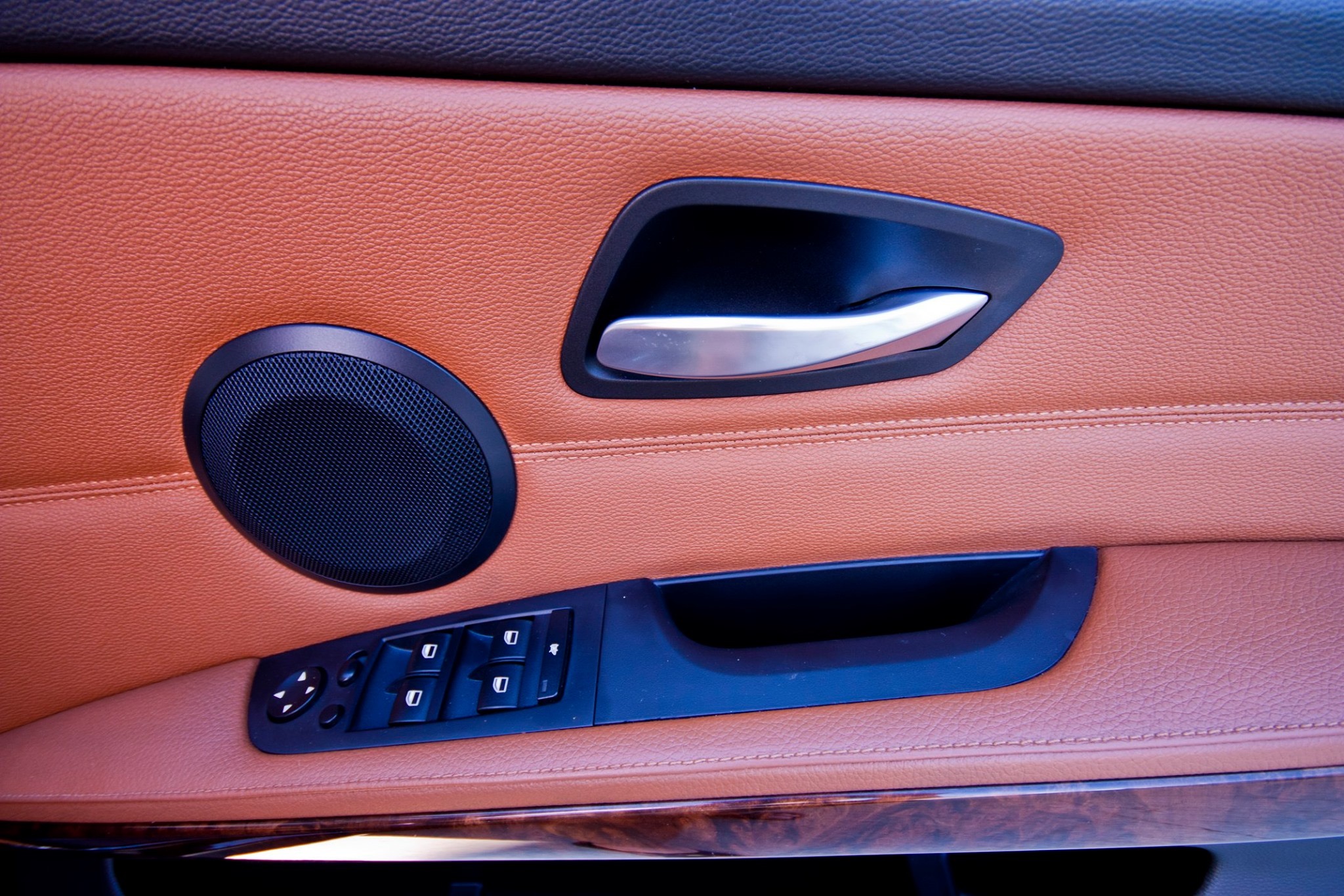 BMW 3 Series E90 318i ปี 2010 สีดำ (รูปที่ 15)