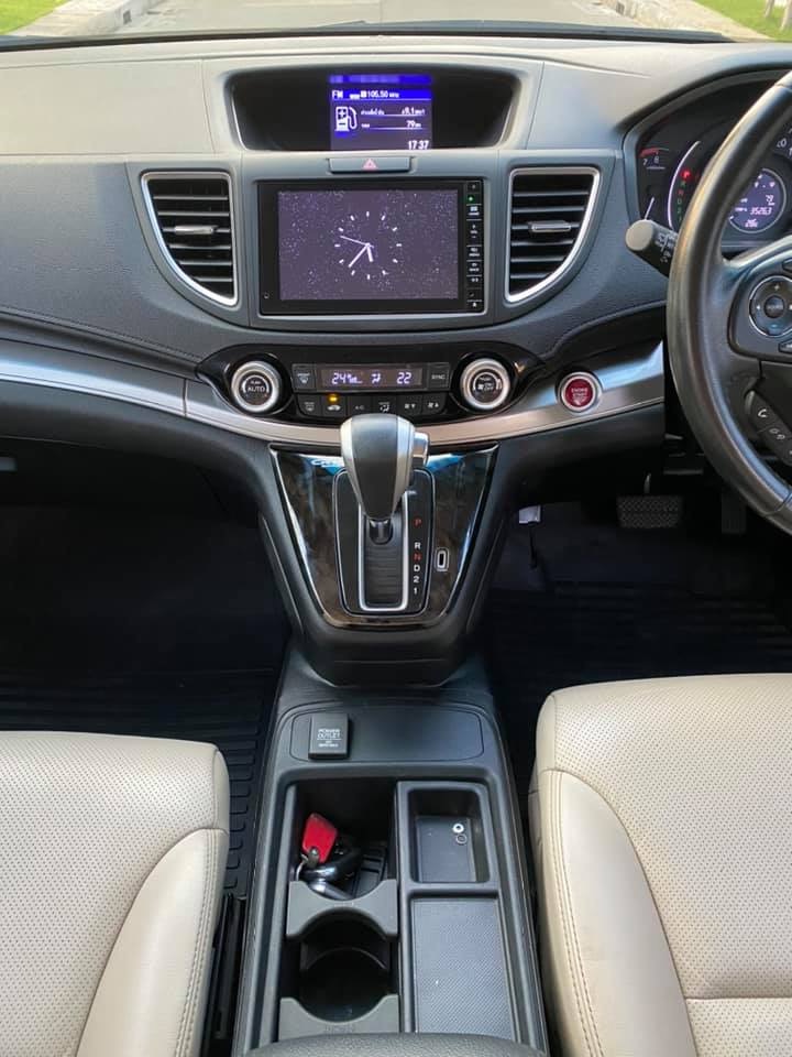 Honda CR-V ปี 2015 สีดำ (รูปที่ 8)