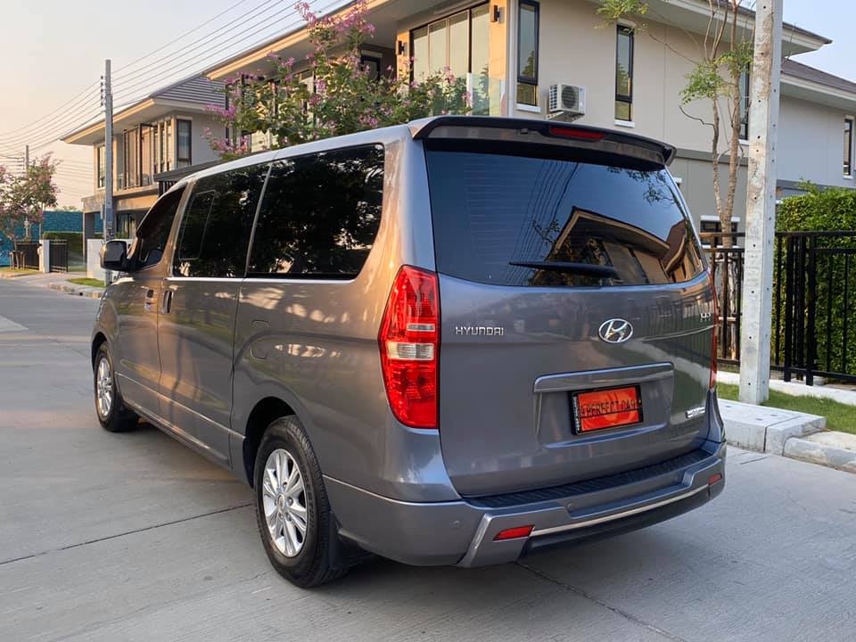 Hyundai H-1 ปี 2011 สีเทา (รูปที่ 2)