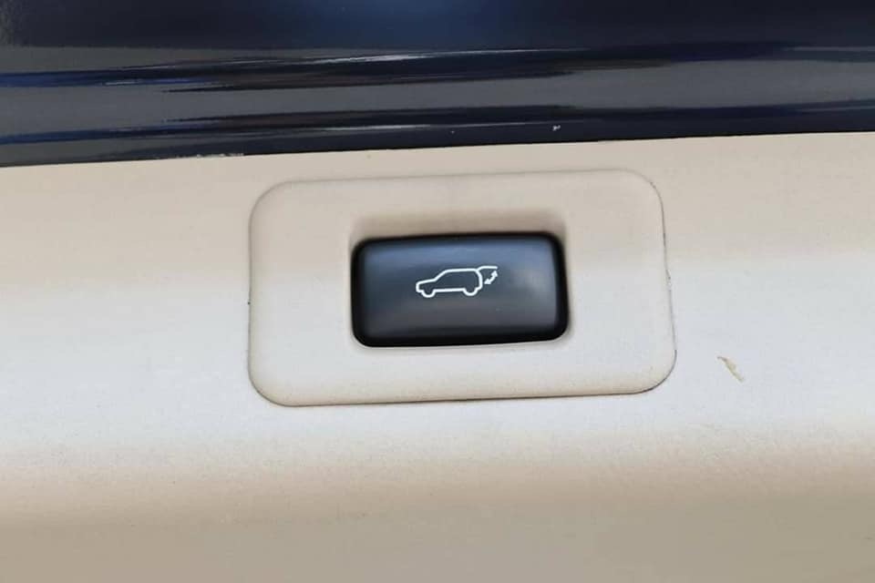 Toyota Alphard ปี 2006 สีดำ (รูปที่ 11)