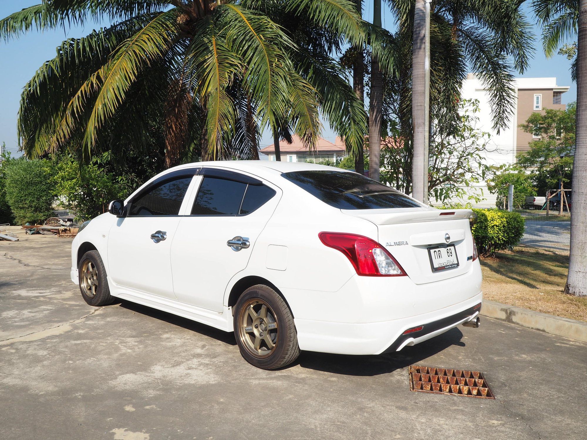 Nissan Almera ปี 2012 สีขาว (รูปที่ 2)