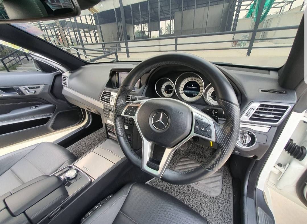 Mercedes-Benz E-Class C207 E200 ปี 2015 สีขาว