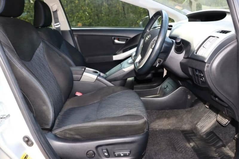 Toyota Prius ปี 2012 สีเงิน (รูปที่ 7)