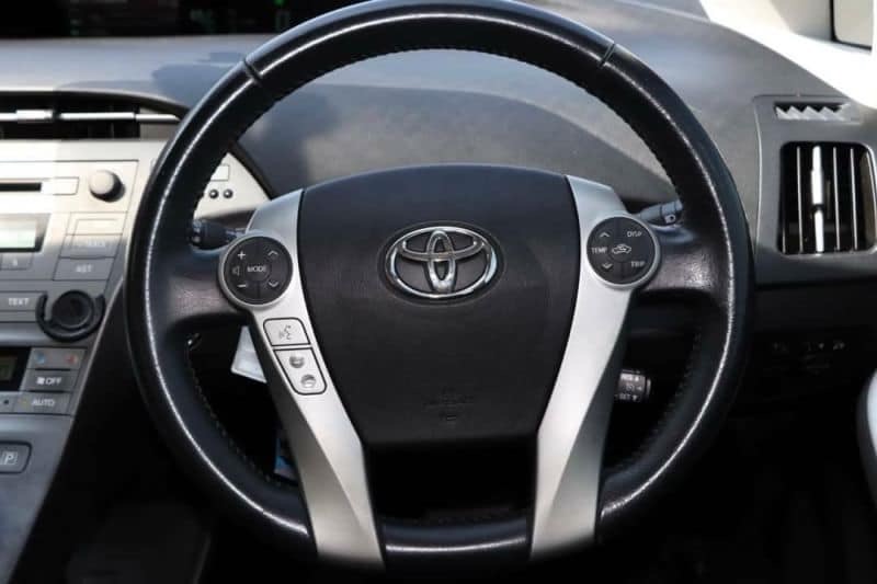 Toyota Prius ปี 2012 สีเงิน (รูปที่ 4)