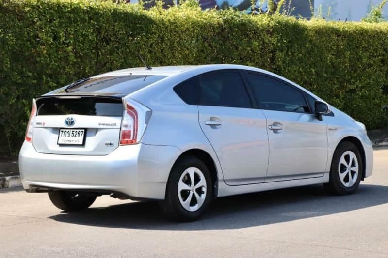 Toyota Prius ปี 2012 สีเงิน