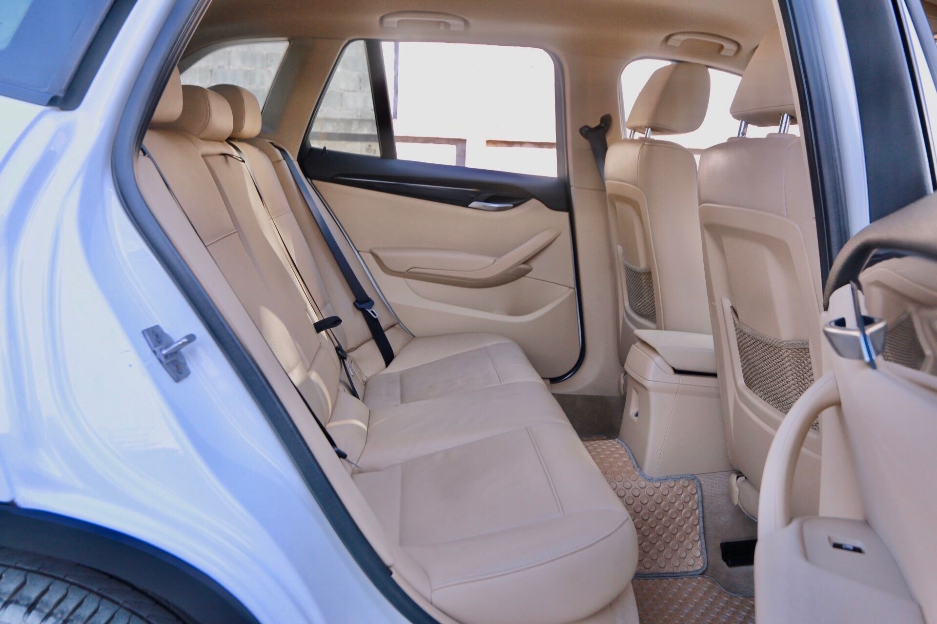 BMW X1 E84 ปี 2013 สีขาว (รูปที่ 9)