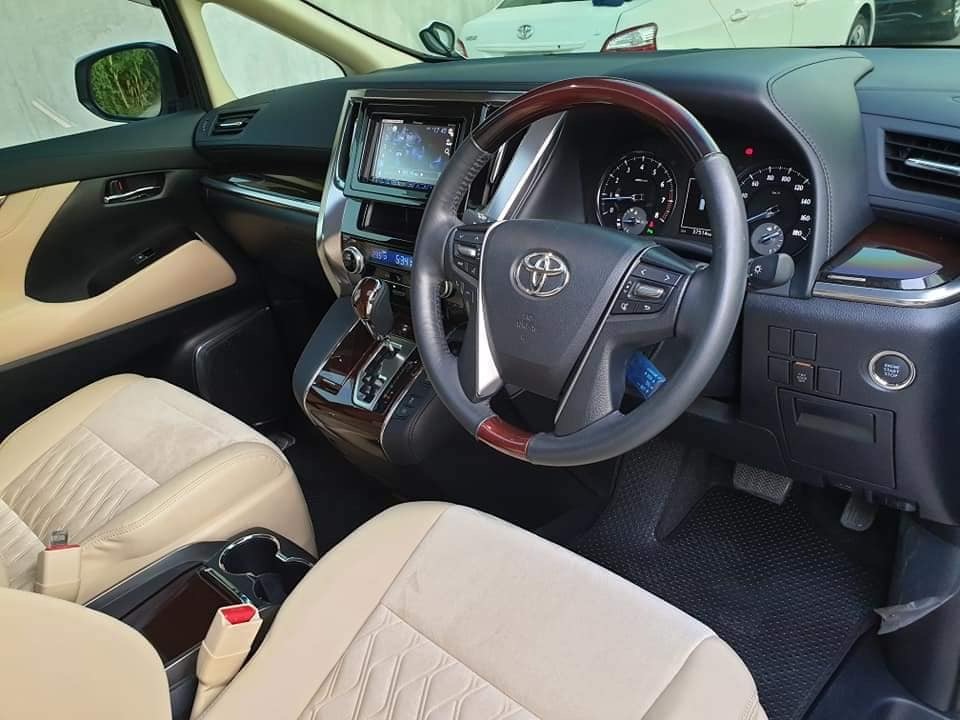 Toyota Alphard ปี 2015 สีขาว (รูปที่ 6)