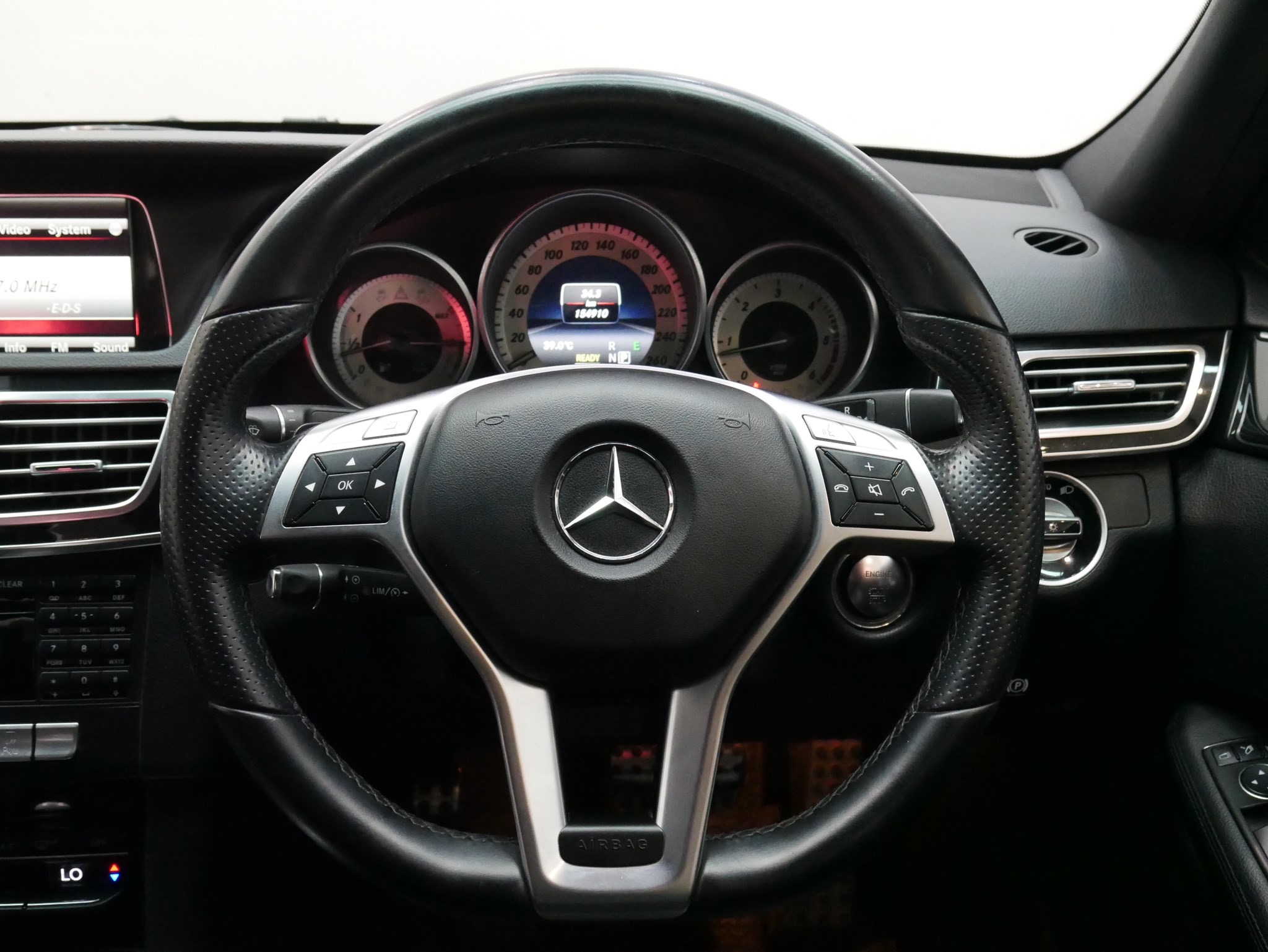 Mercedes-Benz E-Class W212 E300 ปี 2014 สีดำ (รูปที่ 8)